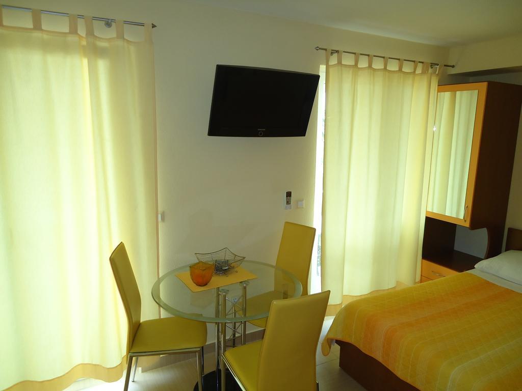 Villa Grgo Apartments Tučepi Szoba fotó