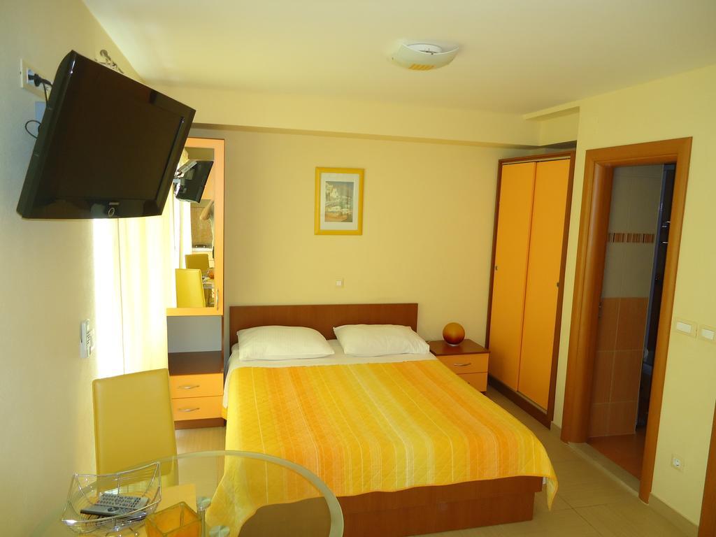 Villa Grgo Apartments Tučepi Szoba fotó