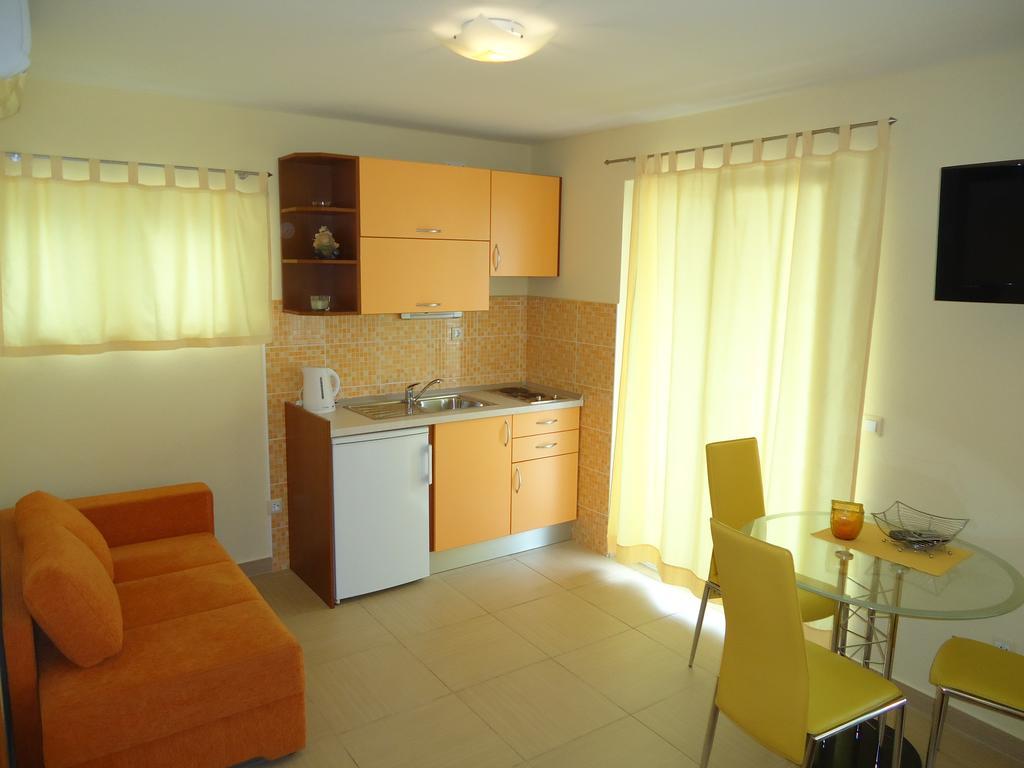Villa Grgo Apartments Tučepi Szoba fotó